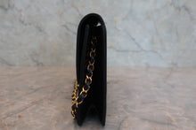Load image into Gallery viewer, CHANEL Matelasse chain shoulder bag Lambskin Black/Gold hadware Shoulder bag 800040010