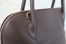 Load image into Gallery viewer, HERMES/BOLIDE 31 Clemence leather Chocolat □M Engraving Shoulder bag 700120058