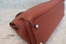 将图片加载到图库查看器,HERMES KELLY 32 Clemence leather Sienne □M刻印 Hand bag 700100177