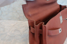 将图片加载到图库查看器,HERMES KELLY 32 Clemence leather Sienne □M刻印 Hand bag 700100177
