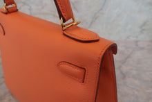 Load image into Gallery viewer, HERMES KELLY 28 Epsom leather Mango □P Engraving Shoulder bag 700120070
