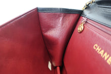 Load image into Gallery viewer, CHANEL Matelasse chain shoulder bag Lambskin Black/Gold hadware Shoulder bag 800040010