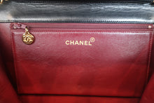 Load image into Gallery viewer, CHANEL Matelasse chain shoulder bag Lambskin Black/Gold hadware Shoulder bag 800040010
