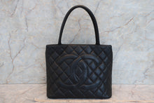 画像をギャラリービューアに読み込む, CHANEL/シャネル 復刻トート キャビアスキン ブラック/ゴールド金具 トートバッグ 700070054