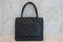 画像をギャラリービューアに読み込む, CHANEL/シャネル 復刻トート キャビアスキン ブラック/ゴールド金具 トートバッグ 700070054