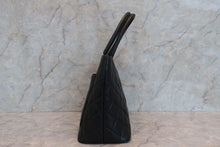 画像をギャラリービューアに読み込む, CHANEL/シャネル 復刻トート キャビアスキン ブラック/ゴールド金具 トートバッグ 700070054