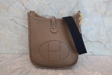 画像をギャラリービューアに読み込む, HERMES/エルメス エブリンTPM トリヨンクレマンス エトゥープ Y刻印 ショルダーバッグ 800020167