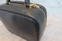 将图片加载到图库查看器,CHANEL/香奈儿 经典双C 化妆包 羊皮 Black/Gold hadware(黑色/金色金属) 化妆包 800030191