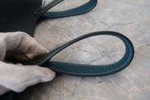 Load image into Gallery viewer, HERMES PICOTIN LOCK CASAQUE PM Clemence leather Vert bosphore/Vert cypres Z Engraving Hand bag 8000100045
