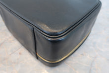 将图片加载到图库查看器,CHANEL/香奈儿 经典双C 化妆包 羊皮 Black/Gold hadware(黑色/金色金属) 化妆包 800030191