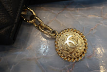 画像をギャラリービューアに読み込む, CHANEL/シャネル 復刻トート キャビアスキン ブラック/ゴールド金具 トートバッグ 700070054