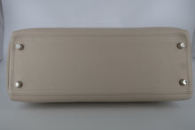 Load image into Gallery viewer, HERMES KELLY 32 Clemence leather Craie A Engraving Hand bag 800100038