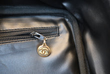 将图片加载到图库查看器,CHANEL/香奈儿 经典双C 化妆包 羊皮 Black/Gold hadware(黑色/金色金属) 化妆包 800030191