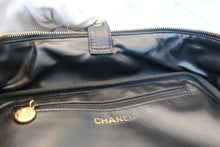 将图片加载到图库查看器,CHANEL/香奈儿 经典双C 化妆包 羊皮 Black/Gold hadware(黑色/金色金属) 化妆包 800030191