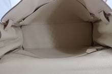 Load image into Gallery viewer, HERMES KELLY 32 Clemence leather Craie A Engraving Hand bag 800100038