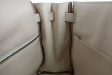 Load image into Gallery viewer, HERMES KELLY 32 Clemence leather Craie A Engraving Hand bag 800100038