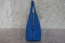 将图片加载到图库查看器,HERMES/BOLIDE 31 Clemence leather Blue hydra □Q刻印 Shoulder bag 700120089