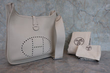 画像をギャラリービューアに読み込む, HERMES/エルメス エブリン3PM トリヨンクレマンス べトン A刻印 ショルダーバッグ 800080106
