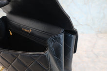 Load image into Gallery viewer, CHANEL Matelasse Double Face shoulder bag Lambskin Black/Gold hadware Shoulder bag 800030197