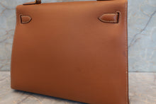 Load image into Gallery viewer, HERMES KELLY 28 Graine Couchevel leather Gold  〇X Engraving Shoulder bag 700070041