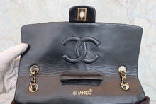 Load image into Gallery viewer, CHANEL Matelasse chain shoulder bag Lambskin Black/Gold hadware Shoulder bag 800050091