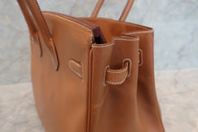 Load image into Gallery viewer, HERMES BIRKIN 35 Graine Couchevel leather Gold □D Engraving Hand bag 700100169