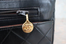 Load image into Gallery viewer, CHANEL Matelasse chain shoulder bag Lambskin Black/Gold hadware Shoulder bag 800050091