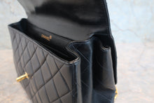 Load image into Gallery viewer, CHANEL Matelasse Double Face shoulder bag Lambskin Black/Gold hadware Shoulder bag 800030197