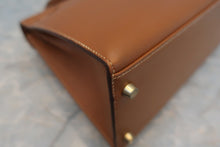 Load image into Gallery viewer, HERMES KELLY 28 Graine Couchevel leather Gold  〇X Engraving Shoulder bag 700070041