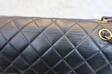 Load image into Gallery viewer, CHANEL Matelasse Double Face shoulder bag Lambskin Black/Gold hadware Shoulder bag 800030197