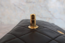將圖片載入圖庫檢視器 CHANEL/シャネル マトラッセWフラップWチェーンショルダーバッグ ラムスキン ブラック/ゴールド金具 ショルダーバッグ 800060169
