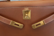 Load image into Gallery viewer, HERMES KELLY 28 Graine Couchevel leather Gold  〇X Engraving Shoulder bag 700070041