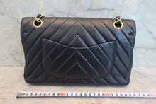 Load image into Gallery viewer, CHANEL V-Stitch chain shoulder bag Lambskin Navy/Gold hadware Shoulder bag 800030123