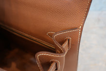 Load image into Gallery viewer, HERMES KELLY 28 Graine Couchevel leather Gold  〇X Engraving Shoulder bag 700070041