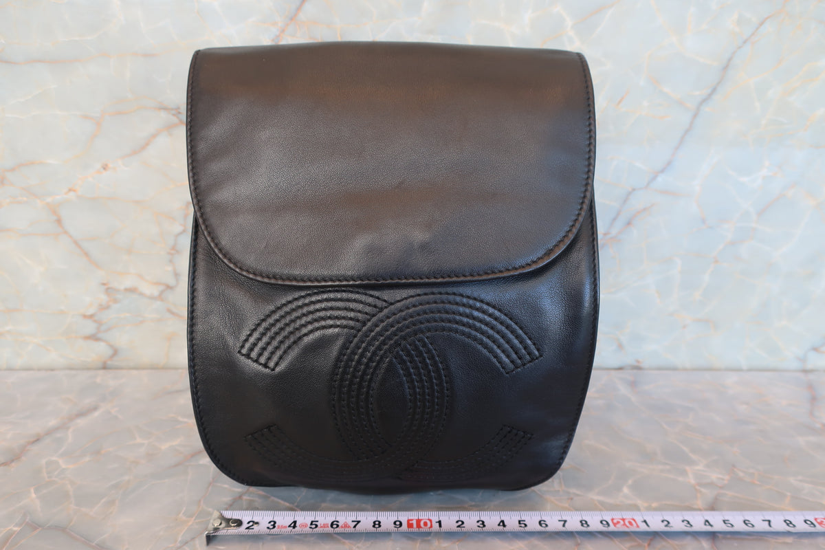 ［極美品］シャネル　ココマークステッチ　ベッコウ　リュック　ラムスキン CHANEL/シャネル ココマークチェーンリュック ラムスキン ブラック