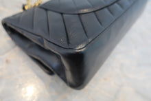 Load image into Gallery viewer, CHANEL V-Stitch chain shoulder bag Lambskin Navy/Gold hadware Shoulder bag 800030123
