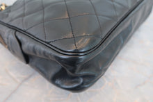 Load image into Gallery viewer, CHANEL Matelasse chain shoulder bag Lambskin Black/Gold hadware Shoulder bag 800050113