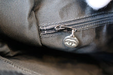 画像をギャラリービューアに読み込む, CHANEL/シャネル ココマークチェーンリュック ラムスキン ブラック/シルバー金具 リュック 700100242