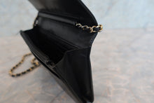 画像をギャラリービューアに読み込む, CHANEL/シャネル ココマークチェーンウォレット キャビアスキン ブラック/ゴールド金具 ショルダーバッグ 800010110