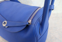 将图片加载到图库查看器,HERMES LINDY 34 Clemence leather Blue electric □P刻印 Shoulder bag 700120050