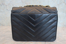 将图片加载到图库查看器,CHANEL/香奈儿 coco小姐 链条包 羊皮 Black/Gold hadware(黑色/金色金属) 肩背包 800040017