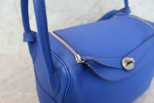 将图片加载到图库查看器,HERMES LINDY 34 Clemence leather Blue electric □P刻印 Shoulder bag 700120050