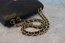 将图片加载到图库查看器,CHANEL/香奈儿 coco小姐 链条包 羊皮 Black/Gold hadware(黑色/金色金属) 肩背包 800040017