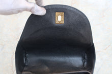 將圖片載入圖庫檢視器 CHANEL/シャネル トリプルココマークチェーンリュック キャビアスキン ブラック/ゴールド金具 リュック 800010120