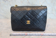 Load image into Gallery viewer, CHANEL Matelasse chain shoulder bag Lambskin Black/Gold hadware Shoulder bag 800040027