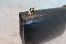 Load image into Gallery viewer, CHANEL Matelasse chain shoulder bag Lambskin Black/Gold hadware Shoulder bag 800040027