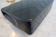 Load image into Gallery viewer, CHANEL Matelasse chain shoulder bag Lambskin Black/Gold hadware Shoulder bag 800040027