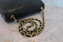 Load image into Gallery viewer, CHANEL Matelasse chain shoulder bag Lambskin Black/Gold hadware Shoulder bag 800040027