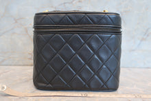 Load image into Gallery viewer, CHANEL Matelasse fringe chain shoulder bag Lambskin Black/Gold hadware Shoulder bag 700070089