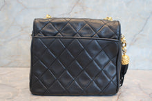 Load image into Gallery viewer, CHANEL Matelasse fringe chain shoulder bag Lambskin Black/Gold hadware Shoulder bag 700070089